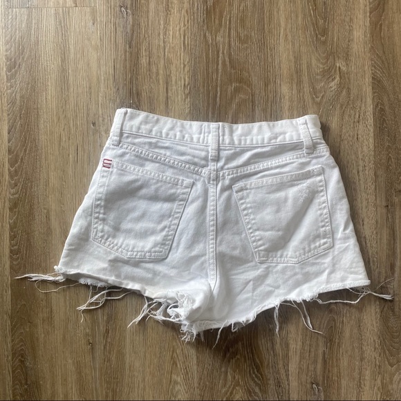 2 Levi cut off Jean shorts - Picture 7 of 7